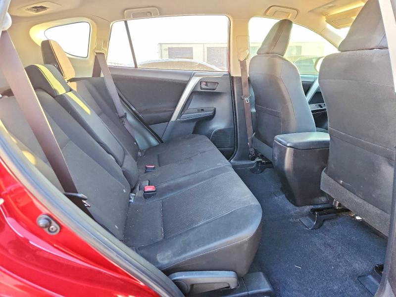 Photo 11 from auction – 2015 TOYOTA RAV4 with VIN JTMZFREV0FJ032142