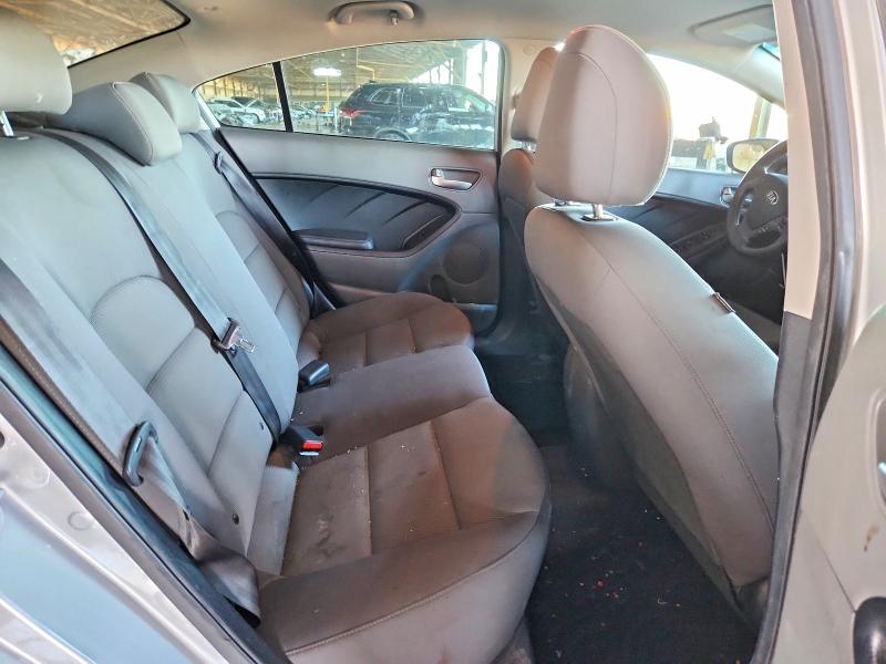 Photo 10 from auction – 2017 KIA FORTE LX with VIN 3KPFK4A7XHE057154