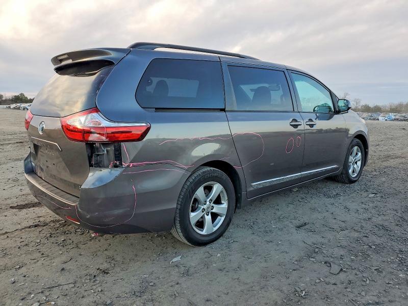 Photo 3 from auction – 2017 TOYOTA SIENNA with VIN 5TDKZ3DC9HS806044