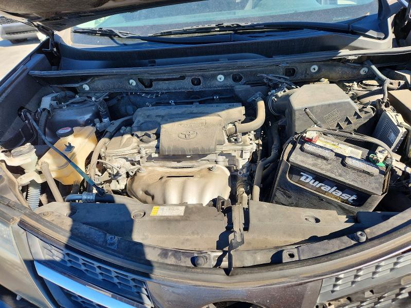 Photo 12 from auction – 2015 TOYOTA RAV4 XLE with VIN JTMWFREV1FJ059031