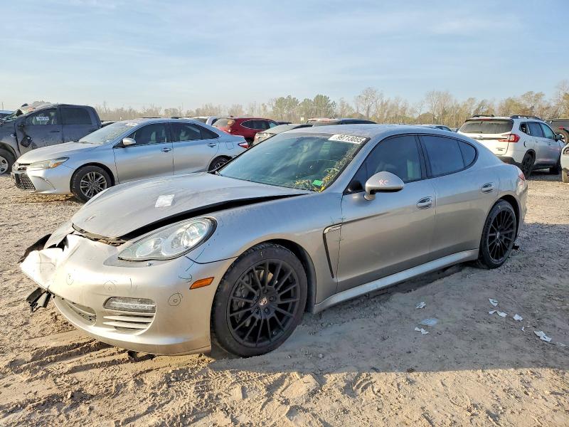 PORSCHE PANAMERA 2 2013 with VIN WP0AA2A7XDL010967 - Photo from auction
