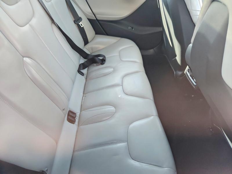Photo 10 from auction – 2015 TESLA MODEL S with VIN 5YJSA1E25FF106797