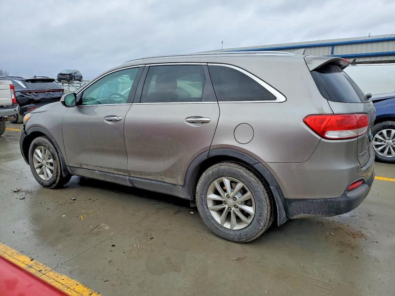 Photo 2 from auction – 2016 KIA SORENTO LX with VIN 5XYPG4A39GG104145