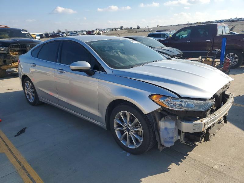 Photo 4 from auction – 2017 FORD FUSION SE with VIN 3FA6P0HD7HR311391