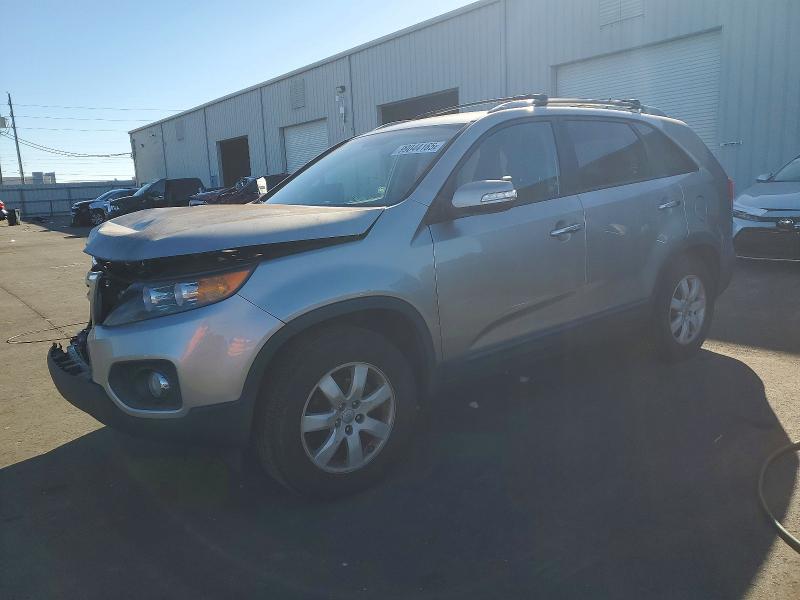 KIA SORENTO 2013 with VIN 5XYKT3A61DG424792 - Photo from auction