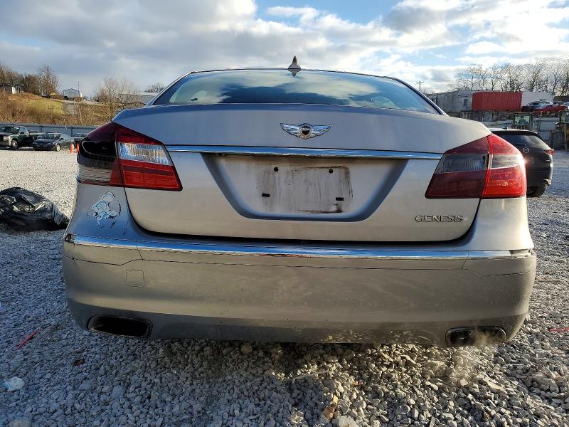 Photo 6 from auction – 2013 HYUNDAI GENESIS with VIN KMHGC4DD4DU212534