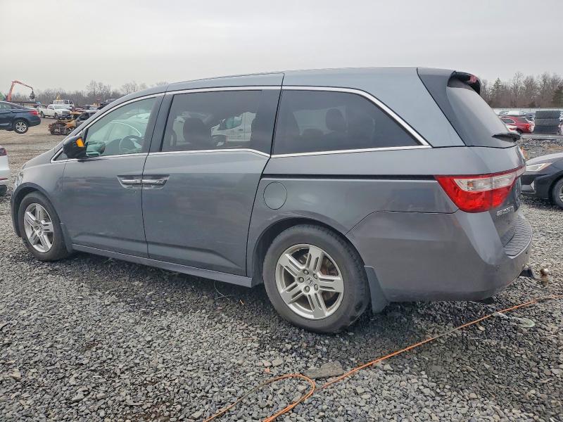 Photo 2 from auction – 2011 HONDA ODYSSEY with VIN 5FNRL5H99BB044842