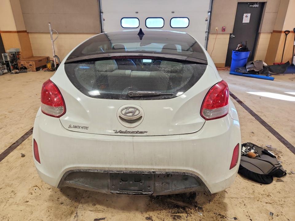 Photo 6 from auction – 2013 HYUNDAI VELOSTER with VIN KMHTC6AD0DU113319