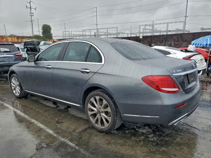 Photo 2 from auction – 2018 MERCEDES-BENZ E 300 with VIN WDDZF4JB9JA375206