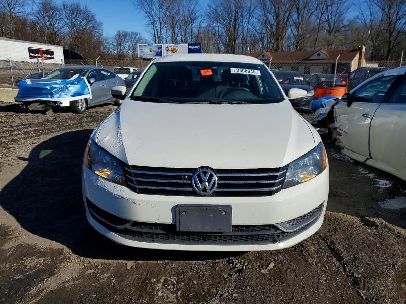Photo 5 from auction – 2015 VOLKSWAGEN PASSAT S with VIN 1VWAT7A39FC017302