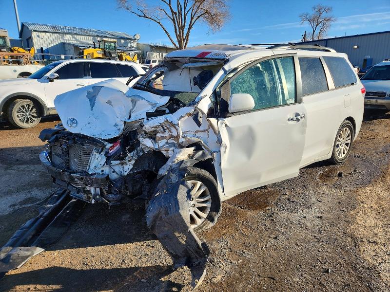 TOYOTA SIENNA XLE 2014 with VIN 5TDYK3DC0ES467216 - Photo from auction