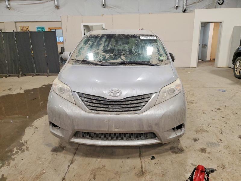 Photo 5 from auction – 2012 TOYOTA SIENNA LE with VIN 5TDJK3DC4CS047134
