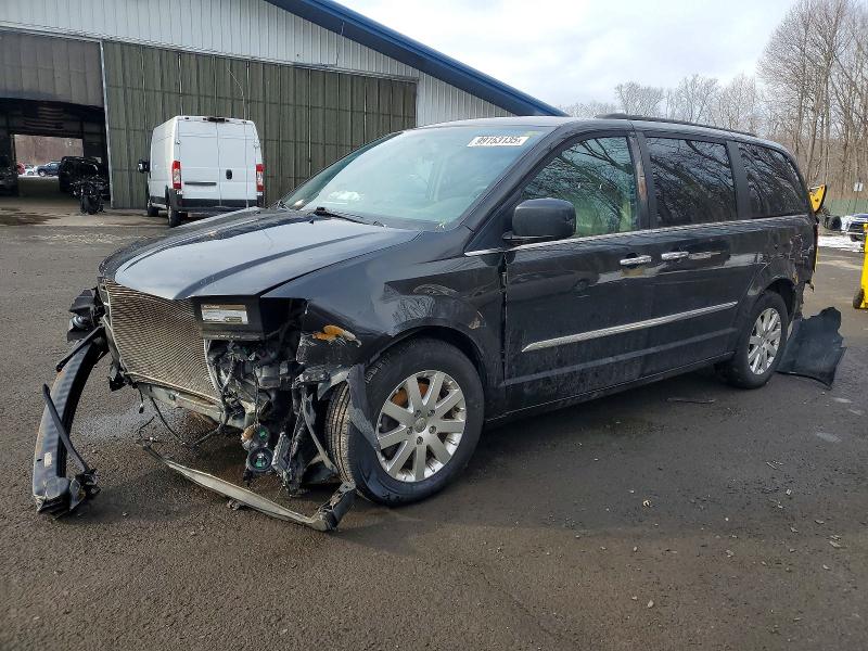 Photo 1 from auction – 2015 CHRYSLER TOWN & COU with VIN 2C4RC1BG0FR675103