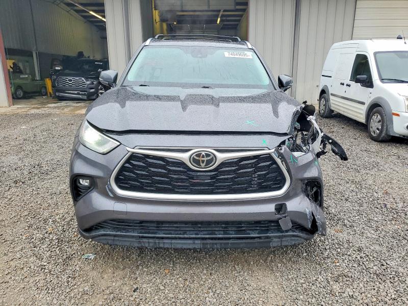 Photo 5 from auction – 2021 TOYOTA HIGHLANDER with VIN 5TDGZRAH2MS533306
