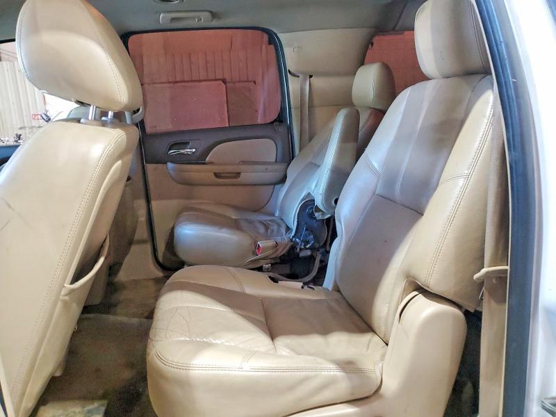 Photo 10 from auction – 2011 CHEVROLET SUBURBAN with VIN 1GNSCJE07BR284893