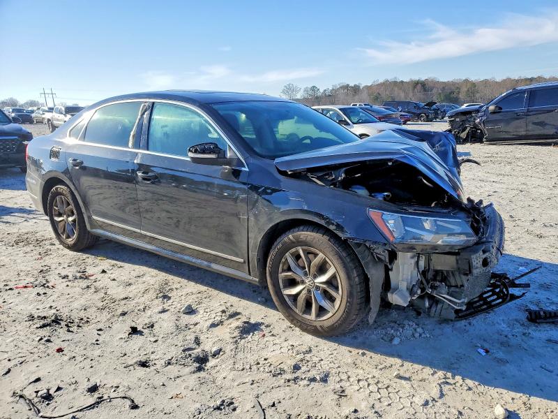 Photo 4 from auction – 2016 VOLKSWAGEN PASSAT S with VIN 1VWAT7A32GC053303