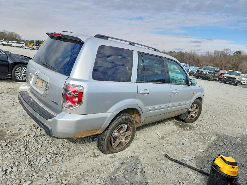 Photo 3 from auction – 2006 HONDA PILOT EX with VIN 2HKYF18586H541252