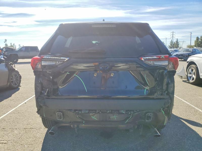 Photo 6 from auction – 2020 TOYOTA RAV4 LE with VIN JTMMWRFV8LD057437