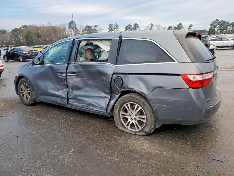Photo 2 from auction – 2011 HONDA ODYSSEY with VIN 5FNRL5H64BB096319