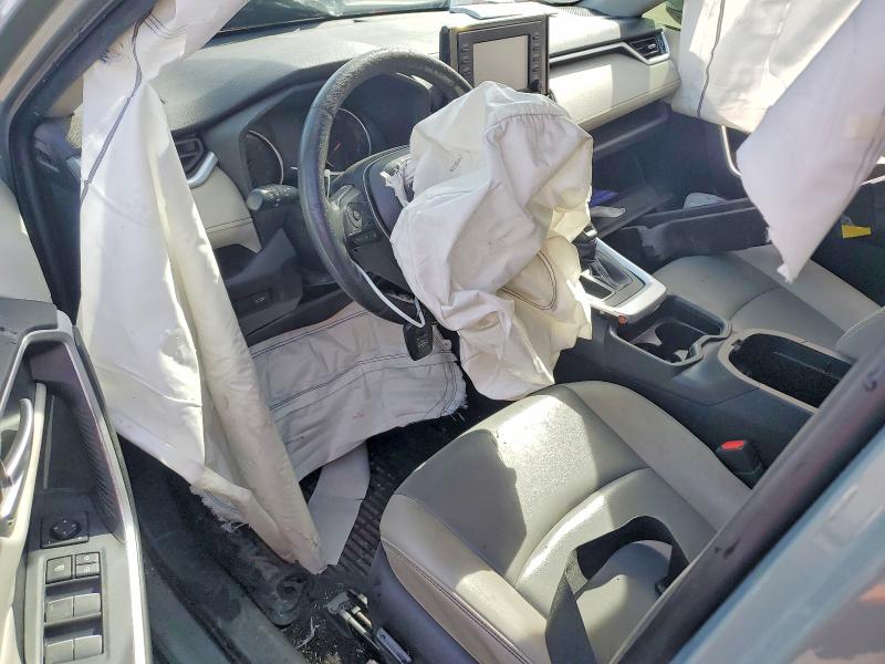Photo 8 from auction – 2019 TOYOTA RAV4 with VIN JTMC1RFV6KD511998