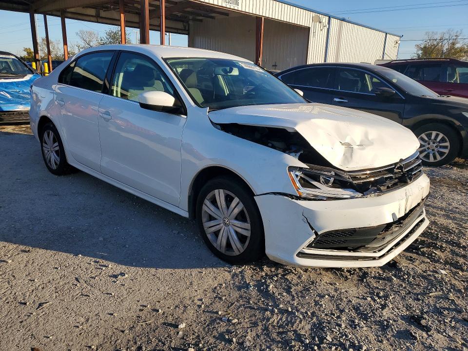 Photo 4 from auction – 2017 VOLKSWAGEN JETTA with VIN 3VW2B7AJ5HM415081