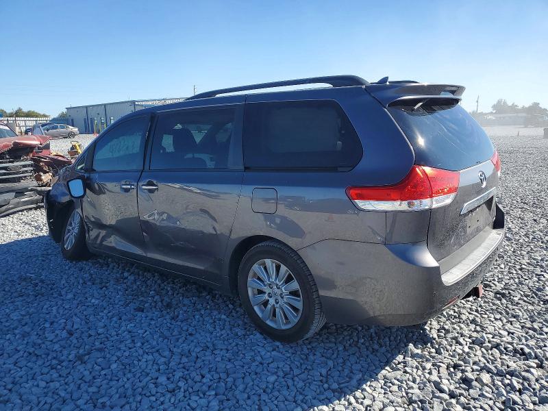 Photo 2 from auction – 2014 TOYOTA SIENNA XLE with VIN 5TDYK3DC6ES494856