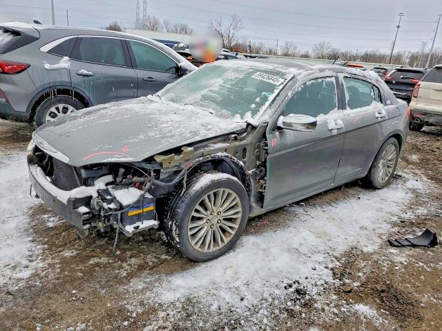 CHRYSLER 200 LIMITE 2013 with VIN 1C3CCBCG7DN520962 - Photo from auction