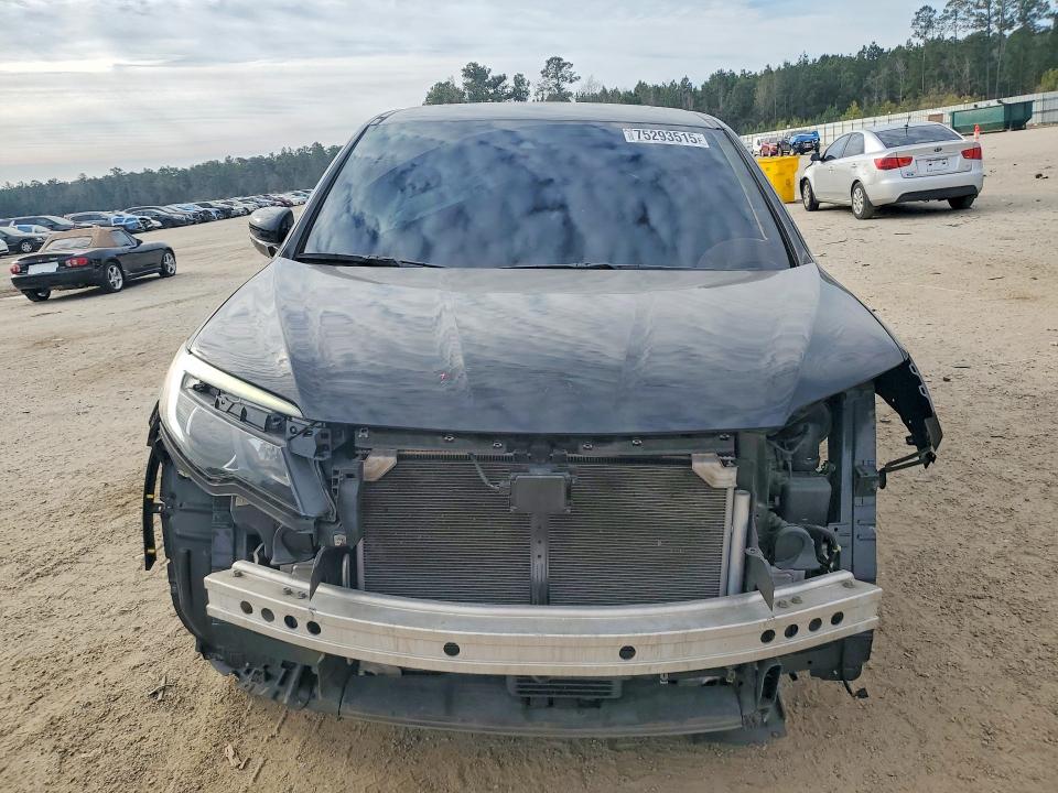 Photo 5 from auction – 2019 HONDA RIDGELINE with VIN 5FPYK3F80KB017288