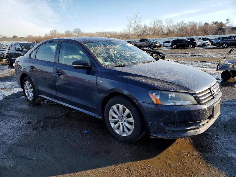 Photo 4 from auction – 2015 VOLKSWAGEN PASSAT S with VIN 1VWAT7A37FC032087