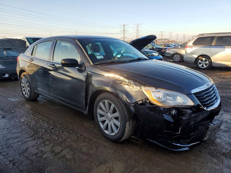 Photo 4 from auction – 2014 CHRYSLER 200 TOURIN with VIN 1C3CCBBG4EN114561