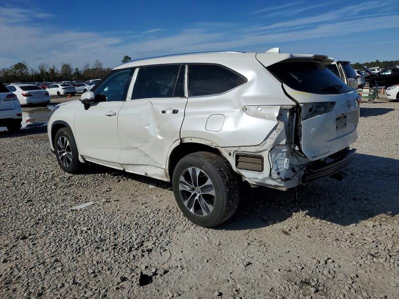Photo 2 from auction – 2021 TOYOTA HIGHLANDER with VIN 5TDGZRAH5MS052966