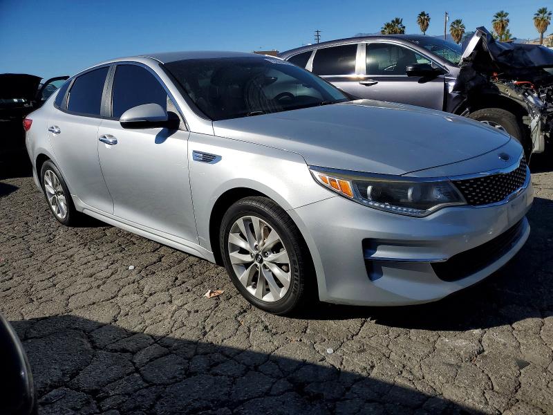 Foto 4 de la subasta – 2016 KIA OPTIMA EX con VIN 5XXGU4L37GG059443