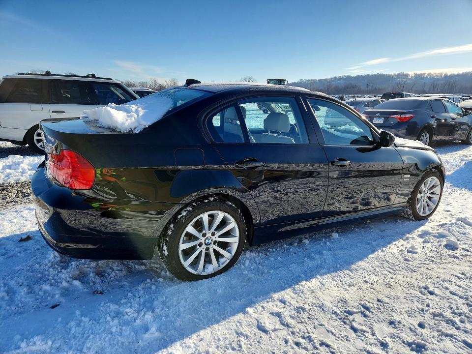 Photo 3 from auction – 2011 BMW 328 XI with VIN WBAPK7C59BF084633