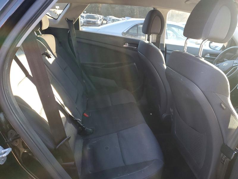Photo 11 from auction – 2018 HYUNDAI TUCSON SE with VIN KM8J2CA47JU700153