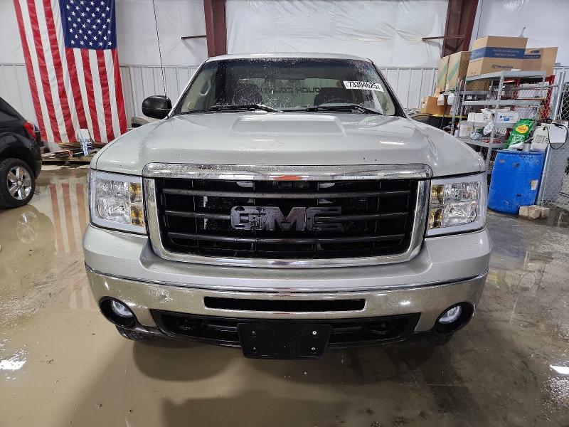 Photo 5 from auction – 2011 GMC SIERRA C15 with VIN 1GTR1TEA3BZ171329