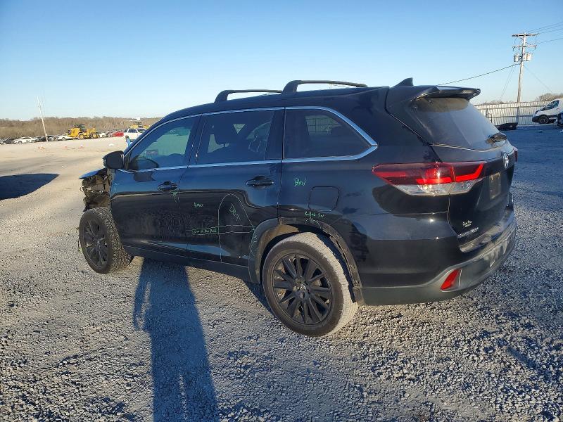 Photo 2 from auction – 2019 TOYOTA HIGHLANDER with VIN 5TDJZRFH3KS598905
