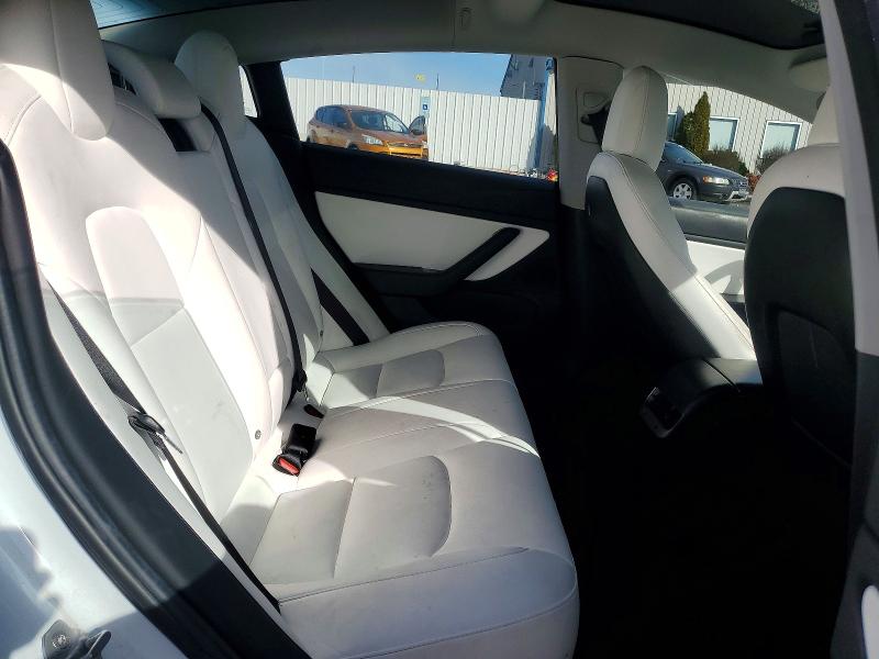 Photo 10 from auction – 2018 TESLA MODEL 3 with VIN 5YJ3E1EB4JF097950