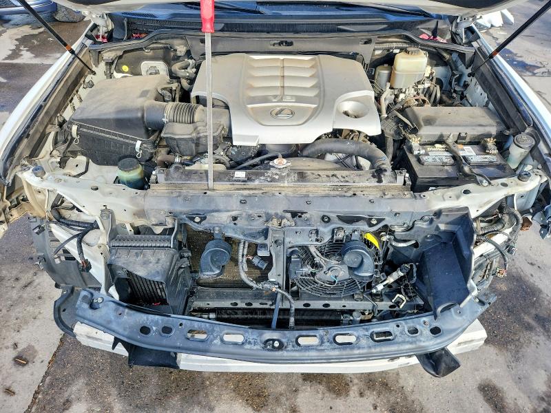 Photo 12 from auction – 2010 LEXUS LX 570 with VIN JTJHY7AX4A4054022