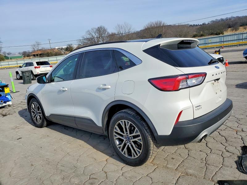 Photo 2 from auction – 2021 FORD ESCAPE SEL with VIN 1FMCU0H61MUB09930