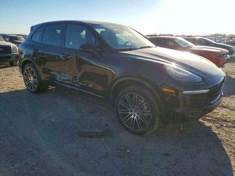 Photo 4 from auction – 2017 PORSCHE CAYENNE S with VIN WP1AB2A29HLA50527