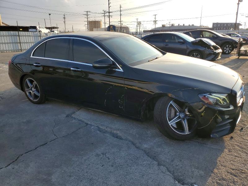 Photo 4 from auction – 2017 MERCEDES-BENZ E 300 with VIN WDDZF4JB5HA008264