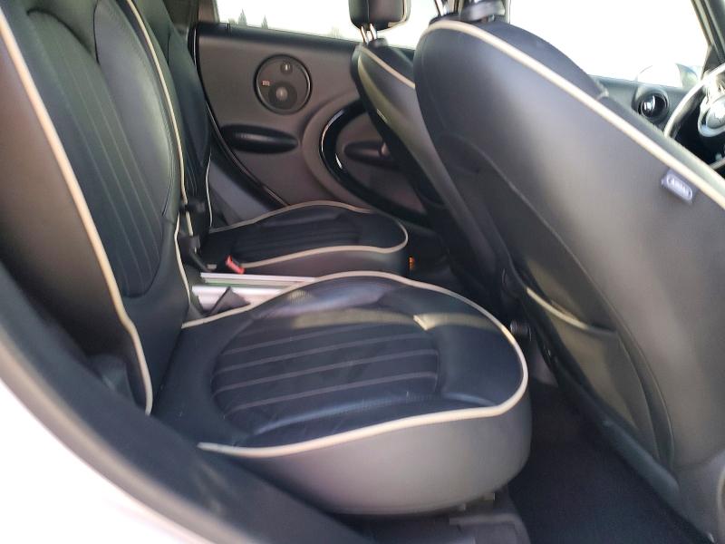 Photo 10 from auction – 2011 MINI COOPER COU with VIN WMWZC5C58BWH99142
