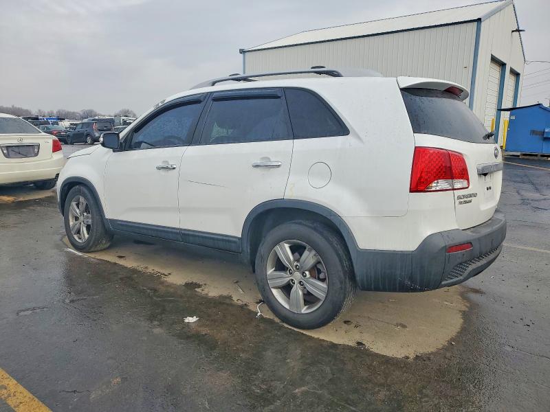 Photo 2 from auction – 2013 KIA SORENTO EX with VIN 5XYKU4A24DG411082