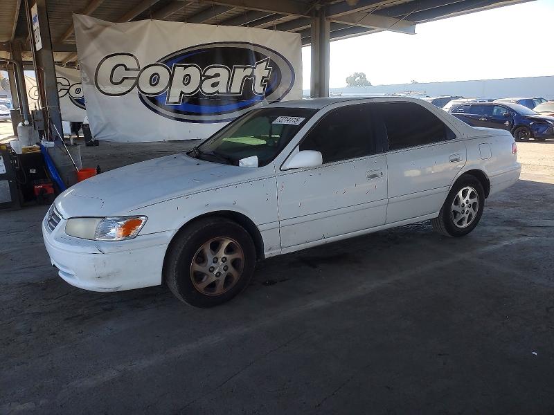 TOYOTA CAMRY CE 2000 with VIN JT2BG22K4Y0451063 - Photo from auction