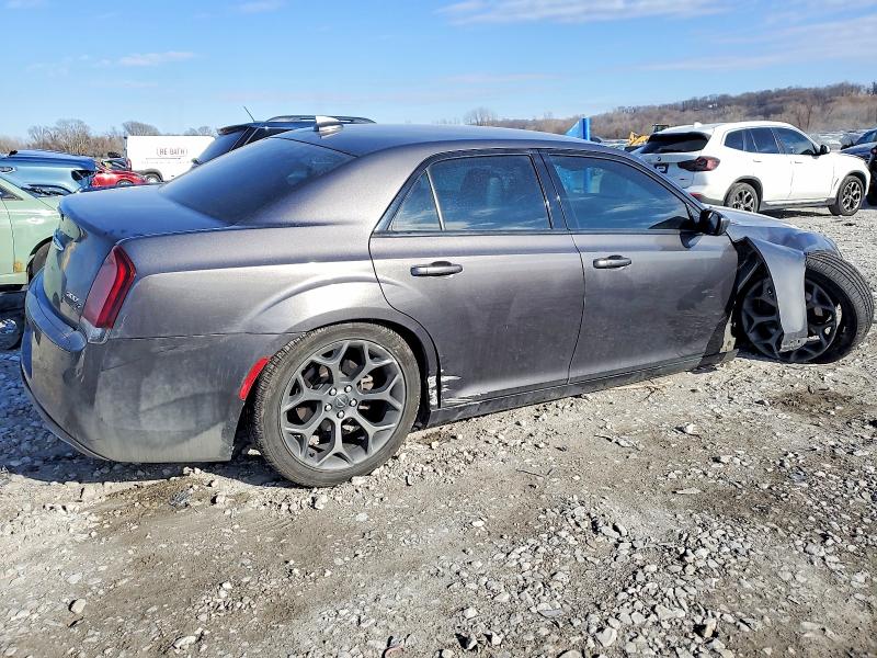 Photo 3 from auction – 2019 CHRYSLER 300 with VIN 2C3CCABG1KH555448