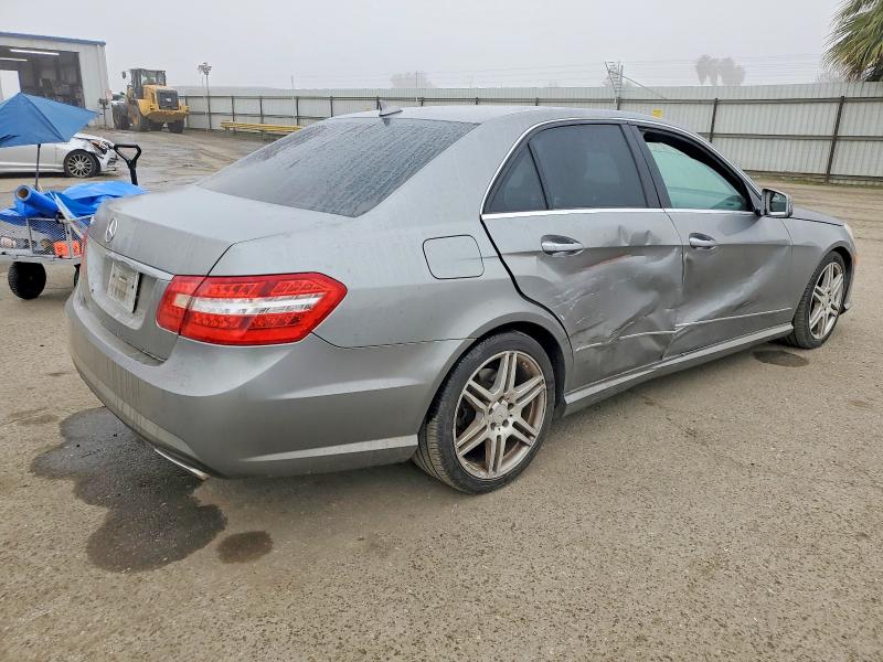 Photo 3 from auction – 2010 MERCEDES-BENZ E 350 with VIN WDDHF5GB6AA229063
