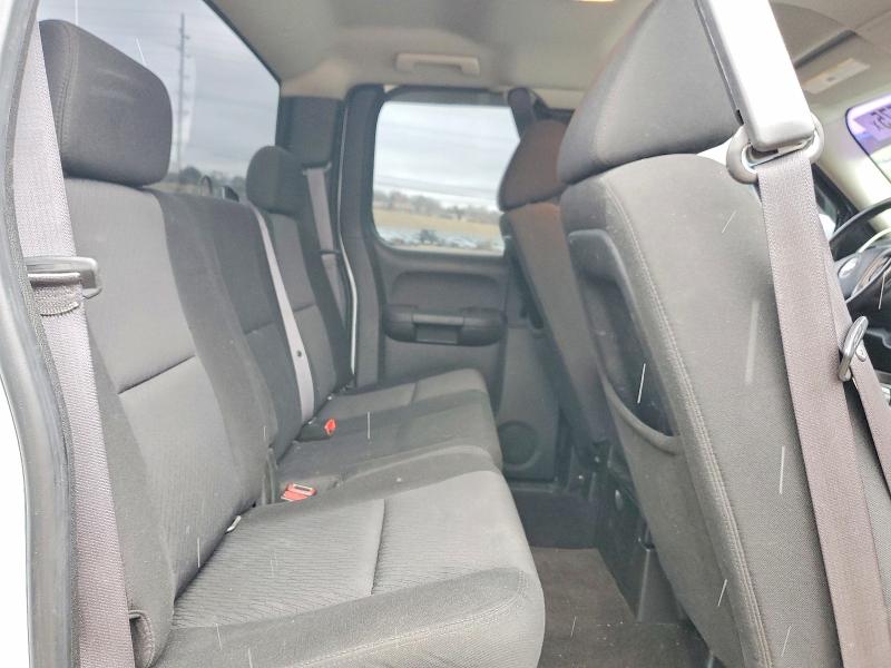 Photo 10 from auction – 2011 CHEVROLET 1500 with VIN 1GCRKSE32BZ157138
