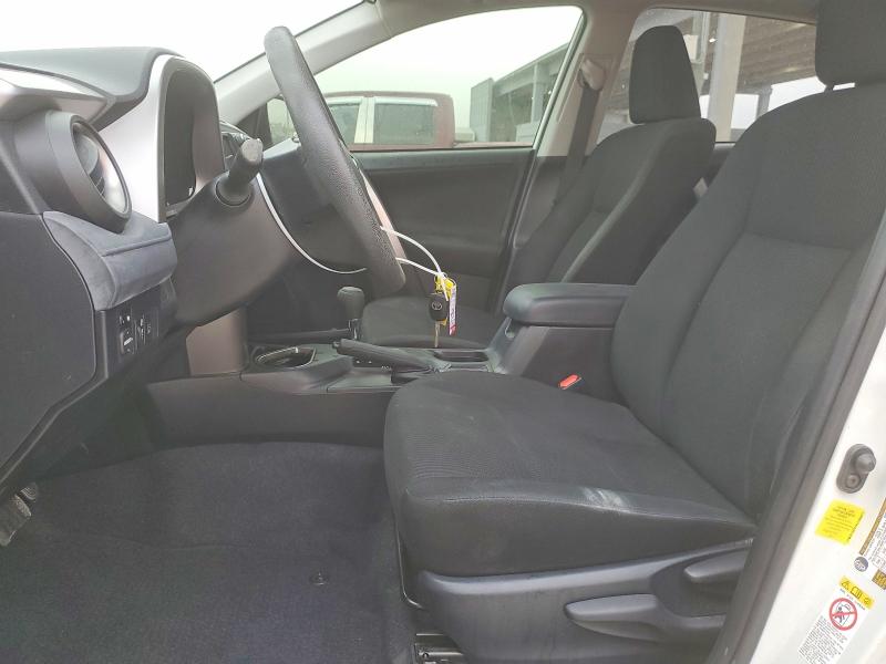 Photo 7 from auction – 2017 TOYOTA RAV4 LE with VIN JTMZFREV1HJ138411