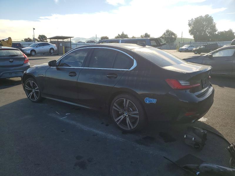 Photo 2 from auction – 2021 BMW 330E with VIN 3MW5P7J03M8B72329