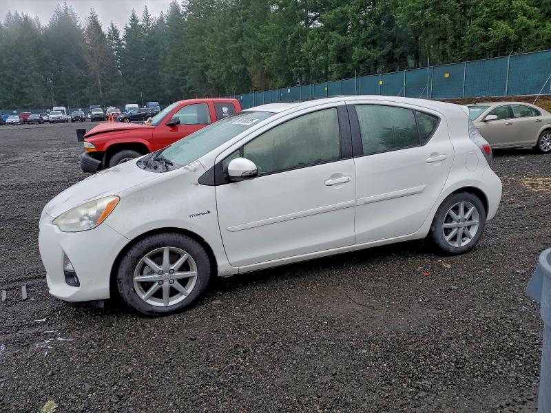 TOYOTA PRIUS C 2013 with VIN JTDKDTB39D1052961 - Photo from auction